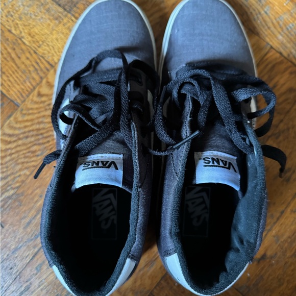 Vans - Picture 5 of 6